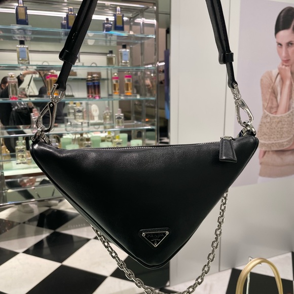 💯 Authentic PRADA Triangle Logo Embossed Leather Convertible Shoulder Bag (NWT) - Picture 4 of 16